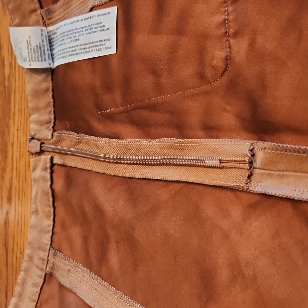 Hollister brand, brown suede skirt, Size 7 Juniors. - Picture 10 of 13